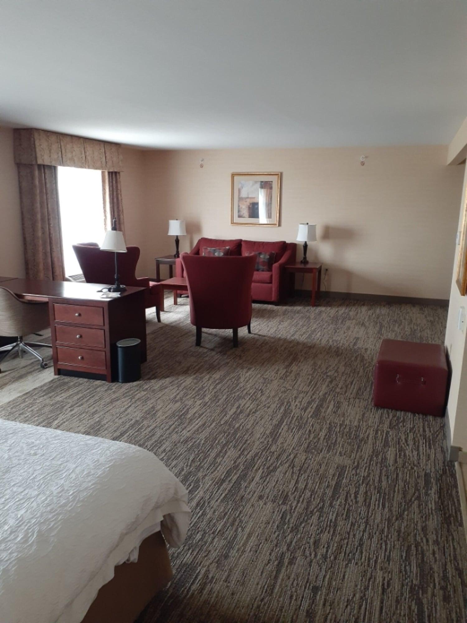 Hampton Inn & Suites Greensburg Exterior photo